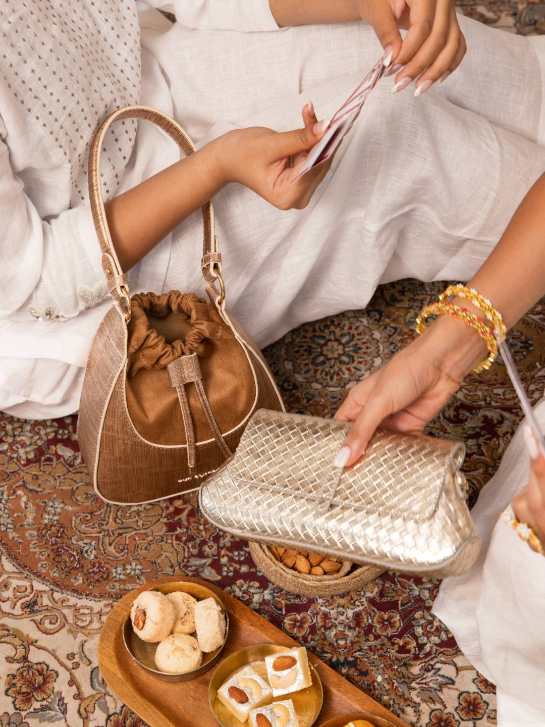 Bella Clutch Gold