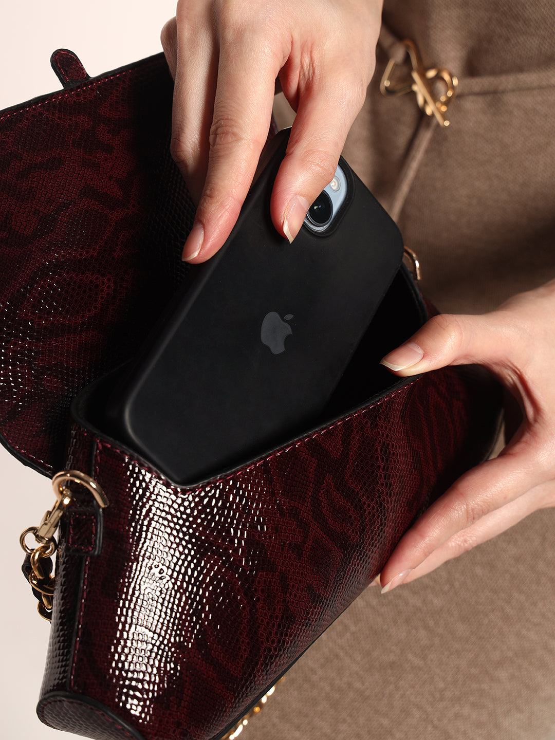 Bella Clutch Sling Wine