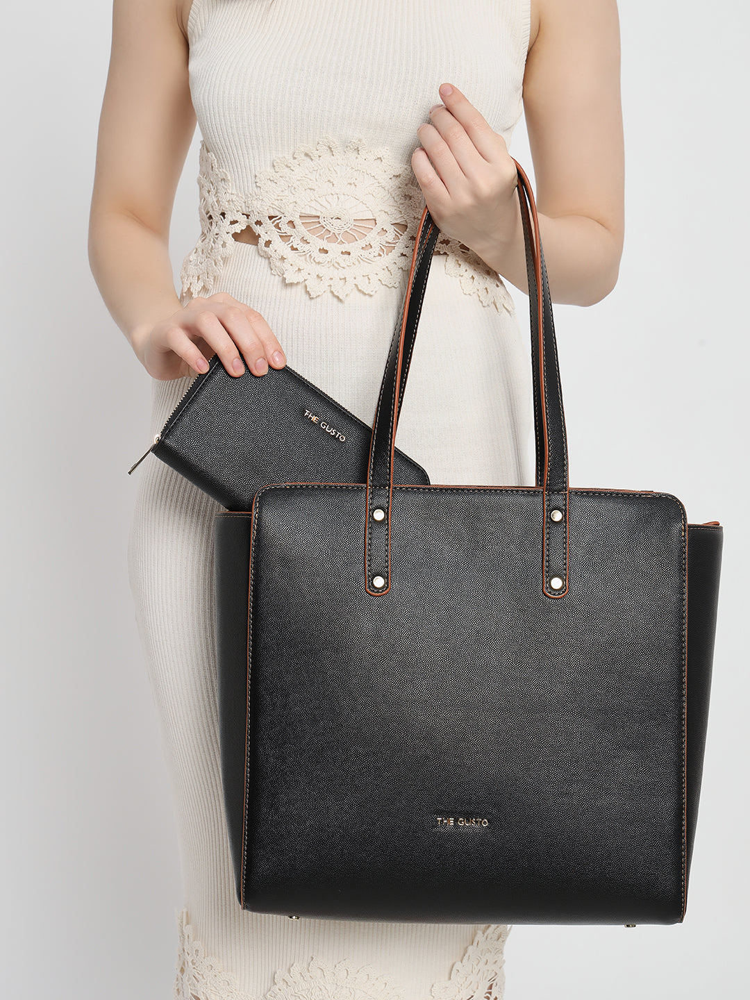 Beyond+ Grained Tote with Zipper Black + Wallet Combo