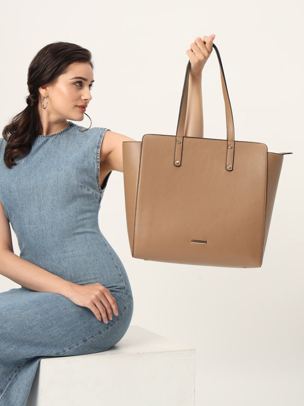 Beyond+ Tote with Zipper Beige