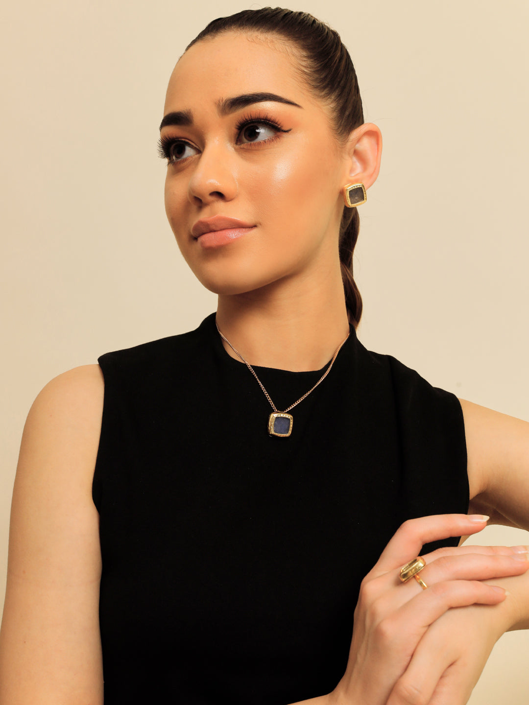 Noemie Pendant + chain