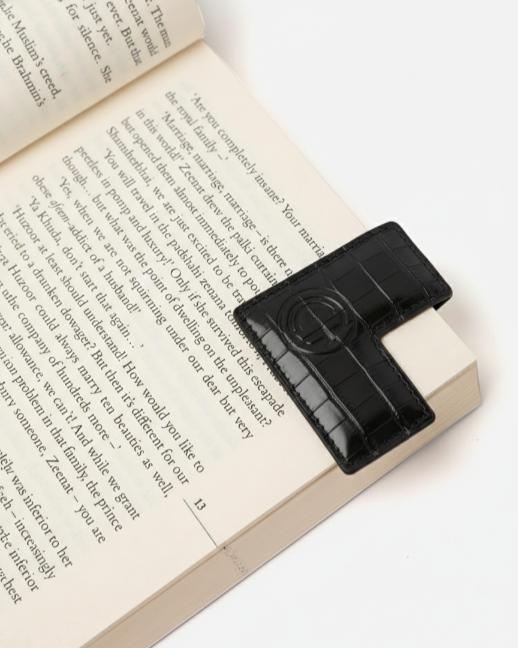 Square Corner Bookmark - Croco Black