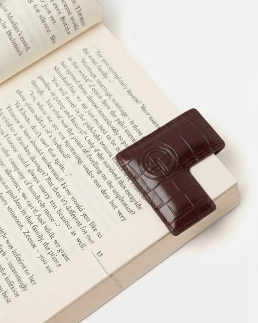Square Corner Bookmark - Croco Wine