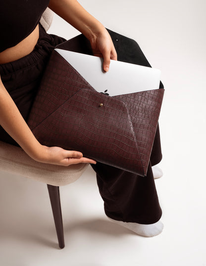 Beyond+ Croco Tote & Grace laptop Sleeve Combo Wine