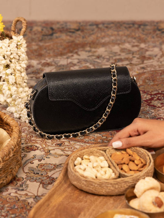 Blaze Clutch Sling Black