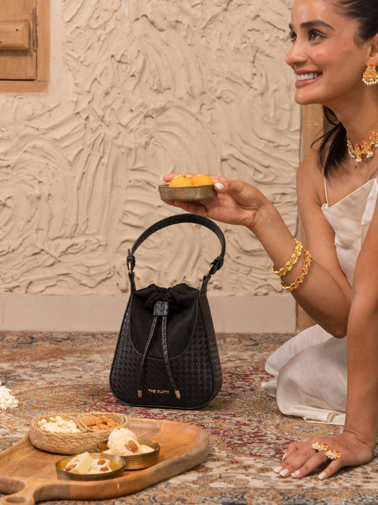 Echo Bucket Bag Black