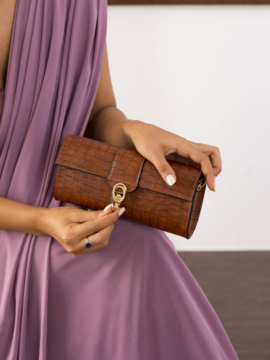 Barrel Clutch/Sling Croco Tan